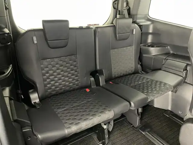 トヨタ ヴォクシー ハイブリッド S－Z 愛知県 2022(令4)年 7.2万km アティチュードブラックマイカ 純正１０．５型ディスプレイオーディオプラス/ナビ/ＨＤＭＩ/禁煙車/フリップダウンモニター（純正１４インチ）/バックカメラ/シートヒーター/フルセグTV/ＤＶＤ/CD再生機能有/ドライブレコーダー/ＥＴＣ2.0/追従クルーズコントロール/トヨタセーフティセンス/衝突被害軽減システム/車線逸脱/ＬＥＤオートライト/オートマチックハイビーム/ＡＣ１００Ｖ１５００W/両側パワースライドドア/USB端子/Bluetooth/プッシュスタート/スマートキー