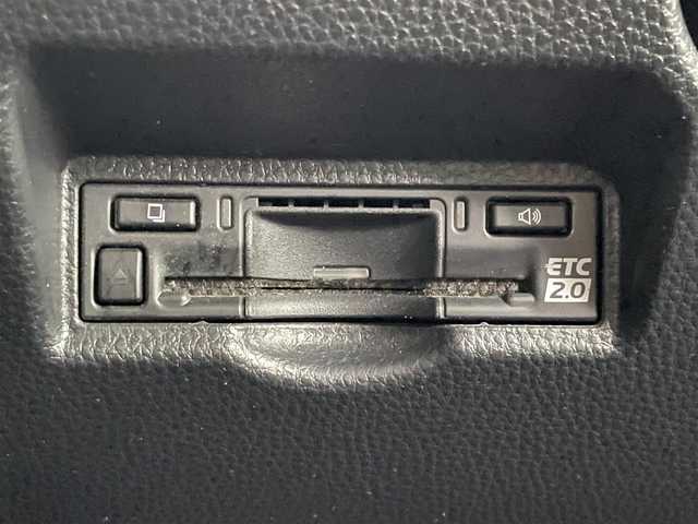 トヨタ ヴォクシー ハイブリッド S－Z 愛知県 2022(令4)年 7.2万km アティチュードブラックマイカ 純正１０．５型ディスプレイオーディオプラス/ナビ/ＨＤＭＩ/禁煙車/フリップダウンモニター（純正１４インチ）/バックカメラ/シートヒーター/フルセグTV/ＤＶＤ/CD再生機能有/ドライブレコーダー/ＥＴＣ2.0/追従クルーズコントロール/トヨタセーフティセンス/衝突被害軽減システム/車線逸脱/ＬＥＤオートライト/オートマチックハイビーム/ＡＣ１００Ｖ１５００W/両側パワースライドドア/USB端子/Bluetooth/プッシュスタート/スマートキー