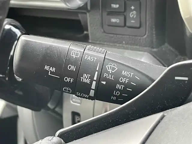 スズキ クロスビー HYBRID MZ 群馬県 2018(平30)年 7.8万km ミネラルグレーメタリック (株)IDOMが運営する【じしゃロン伊勢崎店】の自社ローン対象車両になります。こちらは現金ご利用時の価格です。自社ローンご希望の方は別途その旨お申付け下さい。/エマージェンシーブレーキ/社外SDナビゲーション/バックカメラ/CD/DVD/SD/BT/DTV/パドルシフト/クルーズコントロール/コーナーセンサー/ビルトインETC/LEDヘッドライト/オートライト/フォグライト/アイドリングストップ			/ドアバイザー/純正フロアマット