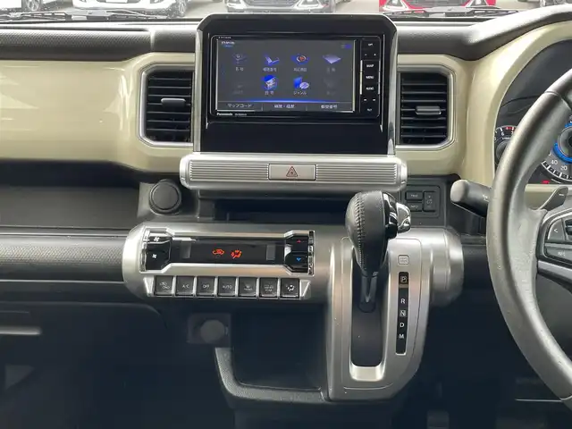 スズキ クロスビー HYBRID MZ 群馬県 2018(平30)年 7.8万km ミネラルグレーメタリック (株)IDOMが運営する【じしゃロン伊勢崎店】の自社ローン対象車両になります。こちらは現金ご利用時の価格です。自社ローンご希望の方は別途その旨お申付け下さい。/エマージェンシーブレーキ/社外SDナビゲーション/バックカメラ/CD/DVD/SD/BT/DTV/パドルシフト/クルーズコントロール/コーナーセンサー/ビルトインETC/LEDヘッドライト/オートライト/フォグライト/アイドリングストップ			/ドアバイザー/純正フロアマット