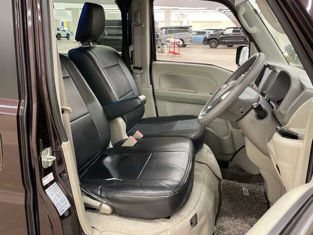 日産 ＮＶ１００クリッパー リオ G 道央・札幌 2017(平29)年 4.6万km ムーンライトバイオレット 4WD//純正ナビ//ドライブレコーダー//ETC//両側パワースライドドア//横滑り防止装置//衝突軽減システム//シートヒーター//エンジンスタータ//オートエアコン//電動格納ミラー//パワーウィンド//ドアバイザー//プッシュスタート//スマートキー//冬タイヤ付き