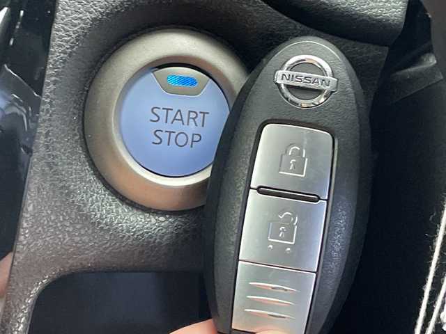 日産 ノート e－パワー X 愛知県 2017(平29)年 3.7万km ソニックブルー 純正ナビ/全方位カメラ/バックカメラ/コーナーセンサー/LEDヘッドライト/オートライト/ドライブレコーダー/ETC/衝突軽減システム/CD/Bluetooth/ステアリングスイッチ/スマートキー/プッシュスタート