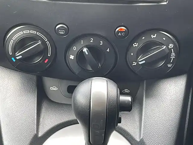 マツダ デミオ 13C 埼玉県 2009(平21)年 6.6万km ブリリアントブラック 新車時保証書/取扱説明書/記録簿/　（R6/12/20、R4/12/09）/純正SDナビ/　（ワンセグTV/CD/SD/ラジオ/外部端子）/ETC/ヘッドライトレベライザー/タイヤサイズ　175/65/R14