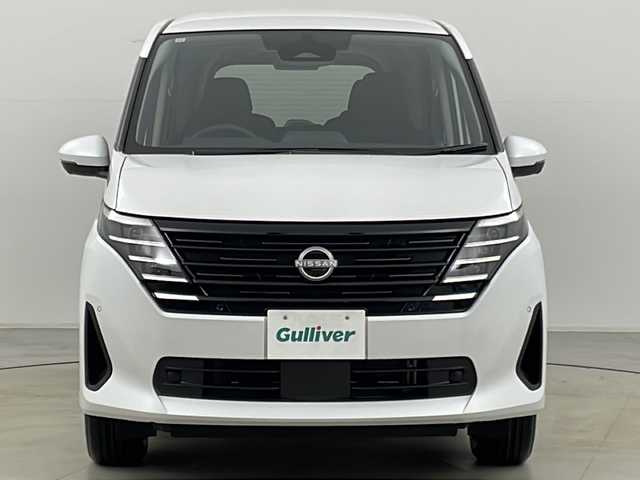 日産 セレナ e－4ORCE X 道東・釧路十勝 2024(令6)年 0.1万km未満 プリズムホワイト ・4WD/・アラウンドビューモニター/・デジタルインナーミラー/・運転支援/・ハンドル支援/・レーンキープアシスト/・前後車両検知/・前後衝突防止支援/・踏み間違い衝突防止/・クリアランスソナー/・先行車発進お知らせ/・標識検知支援/・純正エンジンスターター/・プッシュスタート/・スマートキー/・スペアキー/・前席&2列目シートヒーター/・ステアリングヒーター/・e-Pedal/・プロパイロット/・ステアリングスイッチ/・LEDヘッドライト/・DRAIVE MODE/・ヘッドライトレベライザー