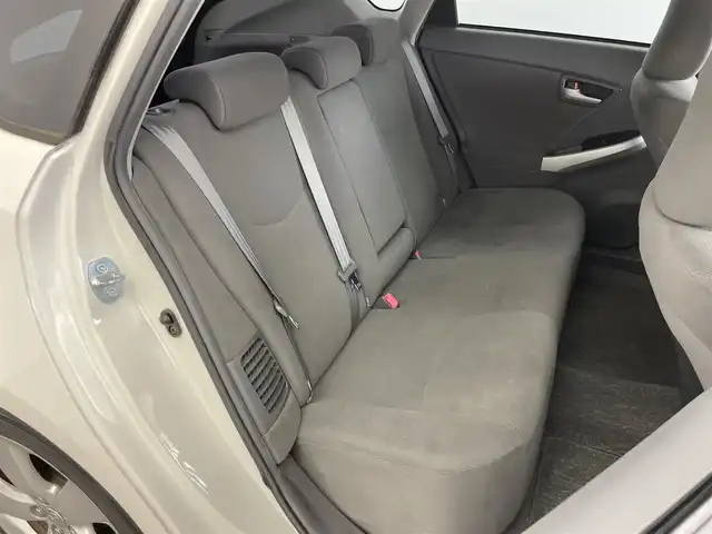 トヨタ プリウス S ツーリングセレクション 埼玉県 2010(平22)年 7.4万km ホワイトパールクリスタルシャイン エアロ　純正ナビ　ビルトインＥＴＣ　純正アルミホイール　純正フロアマット　プッシュスタート　スマートキー　オートライト　ＬＥＤヘッドライト　ＣＤ　ＤＶＤ　Ｂｌｕｅｔｏｏｔｈ　地デジワンセグＴＶ