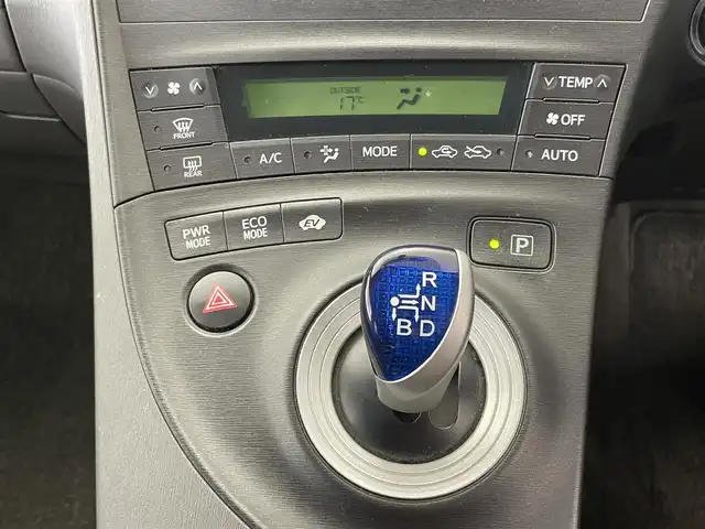 トヨタ プリウス S ツーリングセレクション 埼玉県 2010(平22)年 7.4万km ホワイトパールクリスタルシャイン エアロ　純正ナビ　ビルトインＥＴＣ　純正アルミホイール　純正フロアマット　プッシュスタート　スマートキー　オートライト　ＬＥＤヘッドライト　ＣＤ　ＤＶＤ　Ｂｌｕｅｔｏｏｔｈ　地デジワンセグＴＶ