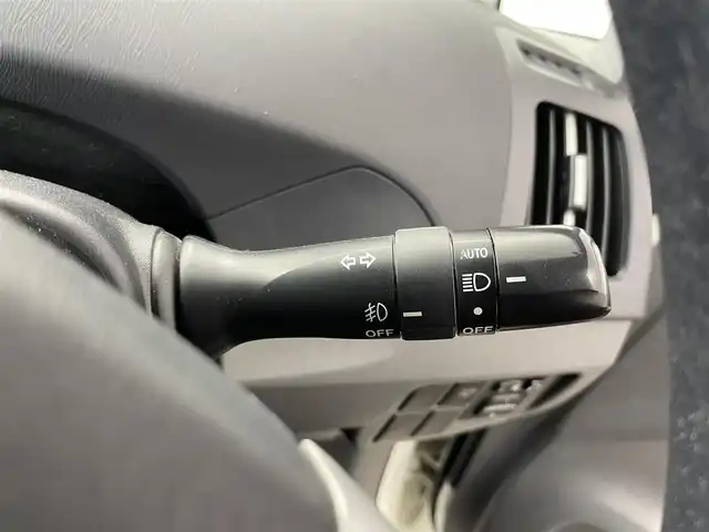 トヨタ プリウス S ツーリングセレクション 埼玉県 2010(平22)年 7.4万km ホワイトパールクリスタルシャイン エアロ　純正ナビ　ビルトインＥＴＣ　純正アルミホイール　純正フロアマット　プッシュスタート　スマートキー　オートライト　ＬＥＤヘッドライト　ＣＤ　ＤＶＤ　Ｂｌｕｅｔｏｏｔｈ　地デジワンセグＴＶ