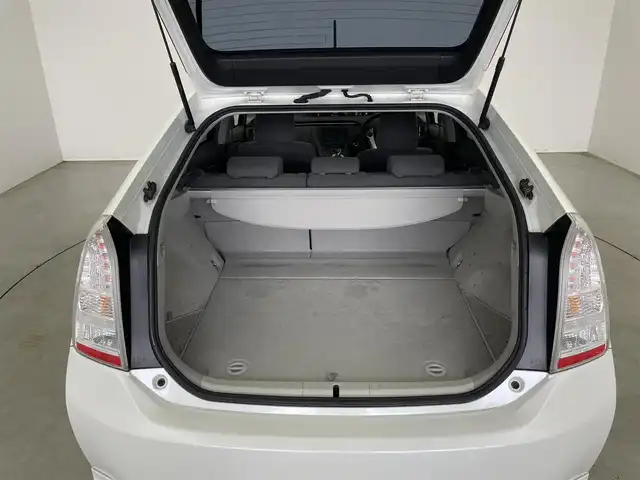 トヨタ プリウス S ツーリングセレクション 埼玉県 2010(平22)年 7.4万km ホワイトパールクリスタルシャイン エアロ　純正ナビ　ビルトインＥＴＣ　純正アルミホイール　純正フロアマット　プッシュスタート　スマートキー　オートライト　ＬＥＤヘッドライト　ＣＤ　ＤＶＤ　Ｂｌｕｅｔｏｏｔｈ　地デジワンセグＴＶ