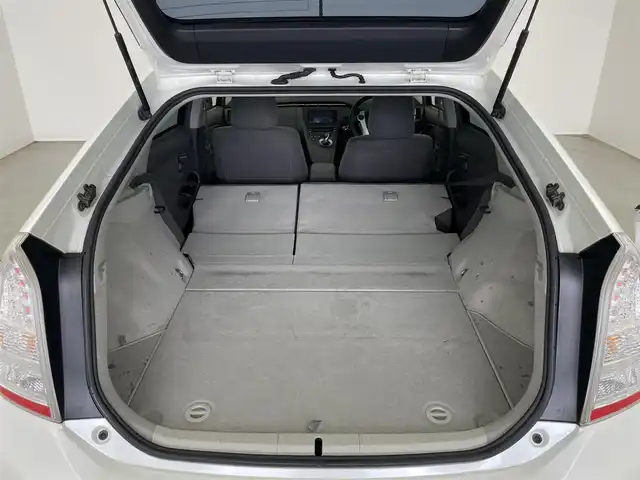 トヨタ プリウス S ツーリングセレクション 埼玉県 2010(平22)年 7.4万km ホワイトパールクリスタルシャイン エアロ　純正ナビ　ビルトインＥＴＣ　純正アルミホイール　純正フロアマット　プッシュスタート　スマートキー　オートライト　ＬＥＤヘッドライト　ＣＤ　ＤＶＤ　Ｂｌｕｅｔｏｏｔｈ　地デジワンセグＴＶ