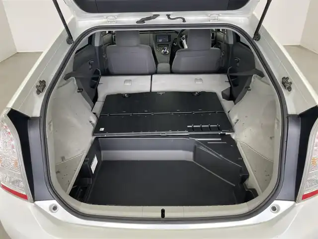 トヨタ プリウス S ツーリングセレクション 埼玉県 2010(平22)年 7.4万km ホワイトパールクリスタルシャイン エアロ　純正ナビ　ビルトインＥＴＣ　純正アルミホイール　純正フロアマット　プッシュスタート　スマートキー　オートライト　ＬＥＤヘッドライト　ＣＤ　ＤＶＤ　Ｂｌｕｅｔｏｏｔｈ　地デジワンセグＴＶ