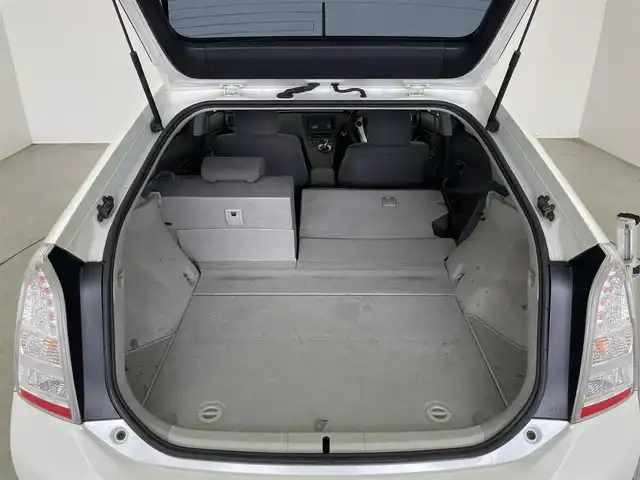 トヨタ プリウス S ツーリングセレクション 埼玉県 2010(平22)年 7.4万km ホワイトパールクリスタルシャイン エアロ　純正ナビ　ビルトインＥＴＣ　純正アルミホイール　純正フロアマット　プッシュスタート　スマートキー　オートライト　ＬＥＤヘッドライト　ＣＤ　ＤＶＤ　Ｂｌｕｅｔｏｏｔｈ　地デジワンセグＴＶ