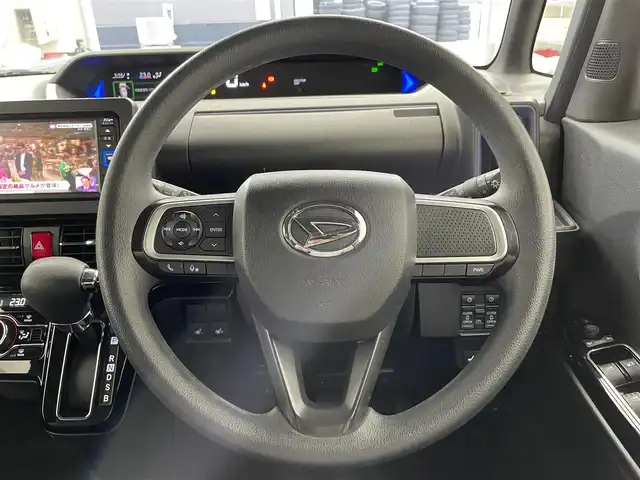 ダイハツ タント カスタム X 滋賀県 2021(令3)年 2.7万km パールブラック 禁煙車/純正ナビ/（CD/DVD/SD/USB/Bluetooth/フルセグTV）/バックカメラ/両側電動スライドドア/ビルトインETC/前方ドライブレコーダー/車線逸脱警報/衝突軽減ブレーキ/クリアランスソナー/先行車発進お知らせ/ステアリングリモコン/ハーフレザーシート/前席シートヒーター/レザー調シートカバー/LEDヘッドライト/フォグランプ/USB充電/純正アルミホイール/純正ドアバイザー/リアロールサンシェイド/W＋サイドエアバッグ/スペアキー1本