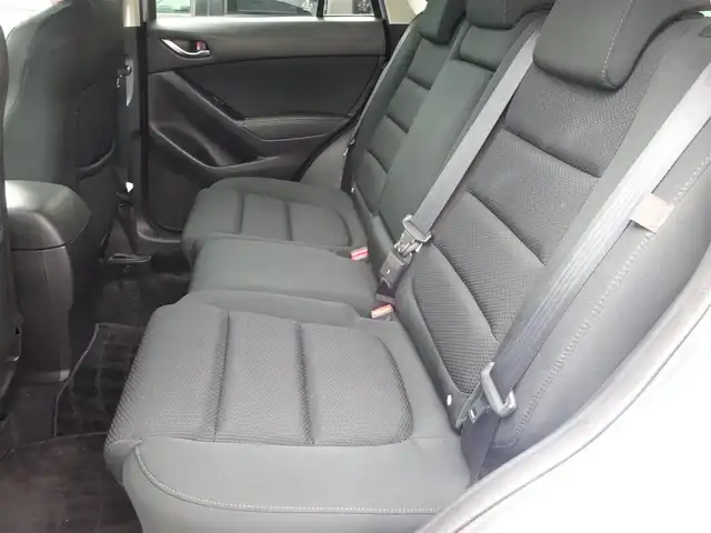 マツダ ＣＸ－５ XD 静岡県 2015(平27)年 8.2万km ソニックシルバーM ワンオーナー　禁煙車/マツダコネクト/（BT/USB/CD/DVD/AUX/フルセグTV）/バックカメラ/サイドカメラ（助手席側）/クルーズコントロール/スマートシティブレーキサポート/ETC/前方ドライブレコーダー/LEDヘッドランプ　オートライト/AFS/純正フロアマット　ドアバイザー/ステアリングスイッチ/プッシュスタートボタン/スマートキー×2個/アイドリングストップ