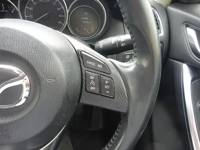 マツダ ＣＸ－５ XD 静岡県 2015(平27)年 8.2万km ソニックシルバーM ワンオーナー　禁煙車/マツダコネクト/（BT/USB/CD/DVD/AUX/フルセグTV）/バックカメラ/サイドカメラ（助手席側）/クルーズコントロール/スマートシティブレーキサポート/ETC/前方ドライブレコーダー/LEDヘッドランプ　オートライト/AFS/純正フロアマット　ドアバイザー/ステアリングスイッチ/プッシュスタートボタン/スマートキー×2個/アイドリングストップ