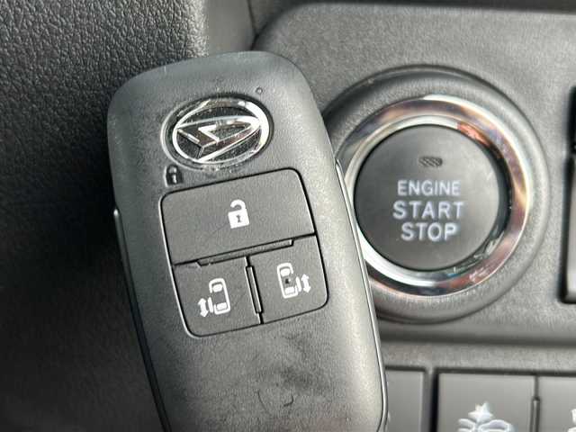 ダイハツ アトレー バン RS 富山県 2023(令5)年 0.7万km レーザーブルークリスタルシャイン ４ＷＤ/デジタルインナーミラー/衝突被害軽減ブレーキ/レーダークルーズコントロール/クリアランスソナー/両側パワースライドドア/純正ディスプレイオーディオ/フルセグ/バックカメラ/ETC/ドライブレコーダー/LEDヘッドライト