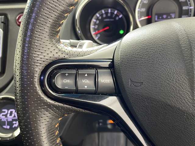 ホンダ フィット シャトル 15X 道央・札幌 2013(平25)年 5.8万km アラバスターシルバーメタリック ・4WD /コンフォートビューPG/・純正VXM-１４５VSIナビ/・DVD.CD.SD.ワンセグ/・Bluetooth/・バックカメラ/・ハーフレザーシート/・D.N席シートヒーター/ミラーヒーター/・HIDライト/オートライト/・クルーズコントロール/・ビルトインETC/・保証証/取扱説明書