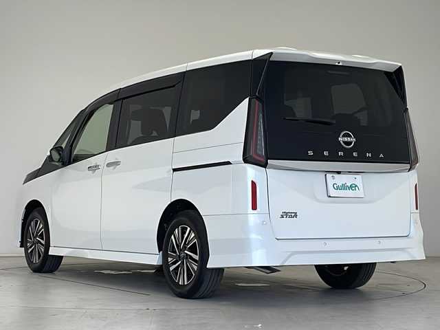 日産 セレナ ハイウェイスター V Vセレクション 愛知県 2024(令6)年 0.1万km プリズムホワイト プロパイロット/衝突軽減システム/純正9型ナビ/全方位カメラ/両側パワースライドドア/クルーズコントロール/フルセグ/Bluetooth/バックカメラ/コーナーセンサー/純正アルミホイール/ブラインドスポットモニター/LEDヘッドライト/パドルシフト/インテリジェントミラー/リアオートエアコン/ドライブレコーダー/ETC/ステアリングスイッチ/スマートキー/プッシュスタート