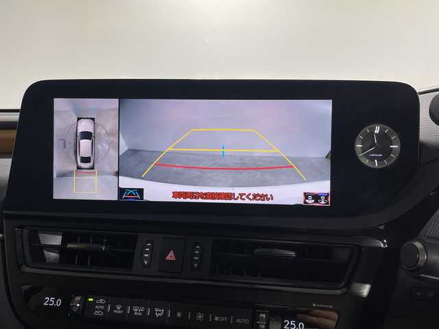 レクサス ＥＳ 300h バージョンL 神奈川県 2022(令4)年 4.1万km ソニッククォーツ 純正ナビ/フルセグTV/全方位カメラ/パノラミックビューモニター/置くだけ充電/USB入力端子/Bluetooth/DVD再生機能/電動リアゲート/ムーンルーフ/レザーシート/レーダークルーズコントロール/前後コーナーセンサー/衝突被害軽減システム/ビルトインETC2.0/AC100V電源/前後ドライブレコーダー/ステアリングスイッチ/パドルシフト/全席パワーシート/全席シートヒーター/前席シートベンチレーション/オートライト/オートマチックハイビーム/LEDヘッドライト/プッシュスタート/スマートキー/スペアキー/純正フロアマット/純正18インチアルミホイール/ブラインドスポットモニター