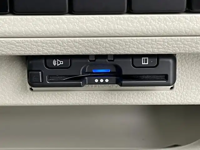 スズキ ラパン S 福岡県 2017(平29)年 4.9万km フレンチミントパールメタリック 社外ナビ／フルセグＴＶ　/ＥＴＣ　/前方ドライブレコーダー　/衝突軽減ブレーキ　/横滑り防止装置　/アイドリングストップ　/シートヒーター　/プッシュスタート／スマートキー　/電動格納式ドアミラー　/純正フロアマットト