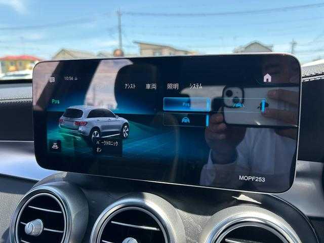 メルセデス・ベンツ ＧＬＣ２２０ d 4マチック AMGライン 埼玉県 2020(令2)年 5万km オブシディアンブラック 黒ハーフレザー/パノラミックスライディングルーフ/レーダーセーフティＰ/オートトランク/ＬＥＤヘッドライト/地上デジタル放送/パークトロニック/シートヒーター/全方位カメラ/純正１９インチＡＷ