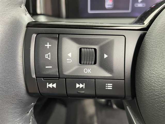 日産 ノート X FOUR 富山県 2022(令4)年 2.5万km ピュアホワイトパール 4WD/9インチ純正ナビ(AM/FM/CD/DVD/BT)/フルセグTV/バックカメラ/レーダークルーズコントロール/衝突軽減ブレーキ/レーンキープアシスト/オートブレーキホールド/電子パーキングブレーキ/標識検知機能/オートマチックハイビーム/オートライト/前席シートヒーター/ハンドルヒーター/前方ドライブレコーダー/前後コーナーセンサー/LEDヘッドライト/フォグランプ/鉄チンホイール/スマートキー/プッシュスタート/取扱説明書/保証書