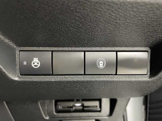 日産 ノート X FOUR 富山県 2022(令4)年 2.5万km ピュアホワイトパール 4WD/9インチ純正ナビ(AM/FM/CD/DVD/BT)/フルセグTV/バックカメラ/レーダークルーズコントロール/衝突軽減ブレーキ/レーンキープアシスト/オートブレーキホールド/電子パーキングブレーキ/標識検知機能/オートマチックハイビーム/オートライト/前席シートヒーター/ハンドルヒーター/前方ドライブレコーダー/前後コーナーセンサー/LEDヘッドライト/フォグランプ/鉄チンホイール/スマートキー/プッシュスタート/取扱説明書/保証書