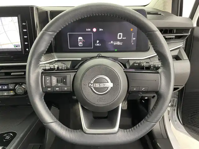 日産 ノート X FOUR 富山県 2022(令4)年 2.5万km ピュアホワイトパール 4WD/9インチ純正ナビ(AM/FM/CD/DVD/BT)/フルセグTV/バックカメラ/レーダークルーズコントロール/衝突軽減ブレーキ/レーンキープアシスト/オートブレーキホールド/電子パーキングブレーキ/標識検知機能/オートマチックハイビーム/オートライト/前席シートヒーター/ハンドルヒーター/前方ドライブレコーダー/前後コーナーセンサー/LEDヘッドライト/フォグランプ/鉄チンホイール/スマートキー/プッシュスタート/取扱説明書/保証書