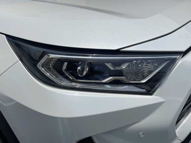トヨタ ＲＡＶ４ ハイブリットG 広島県 2021(令3)年 6.2万km ホワイトパールクリスタルシャイン /登録時走行距離/　　　　　　　61556キロ/ワンオーナー/純正ディスプレイオーディオ/パノラミックビューモニター/地デジ/ハーフレザーシート/シートヒーター/PCS/モデリスタエアロ/パワーバックドア/デジタルインナーミラー/スペアキー×１/ビルトンETC/新車時整備手帳/　　【保証書】/取扱説明書/