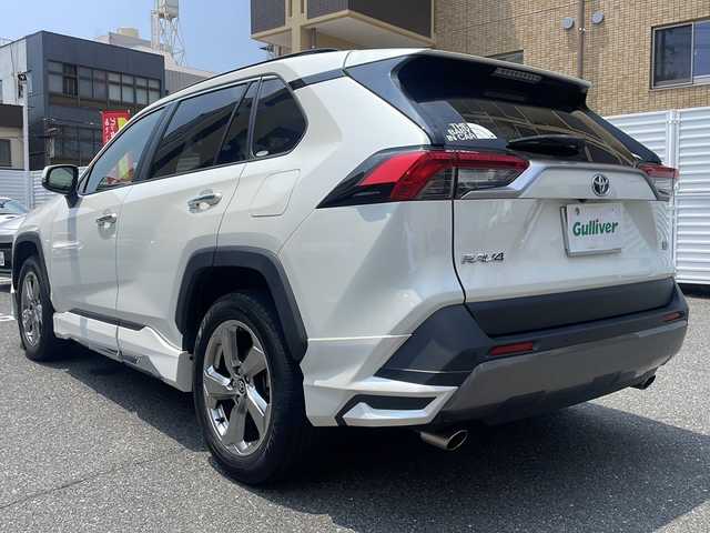 トヨタ ＲＡＶ４ ハイブリットG 広島県 2021(令3)年 6.2万km ホワイトパールクリスタルシャイン /登録時走行距離/　　　　　　　61556キロ/ワンオーナー/純正ディスプレイオーディオ/パノラミックビューモニター/地デジ/ハーフレザーシート/シートヒーター/PCS/モデリスタエアロ/パワーバックドア/デジタルインナーミラー/スペアキー×１/ビルトンETC/新車時整備手帳/　　【保証書】/取扱説明書/