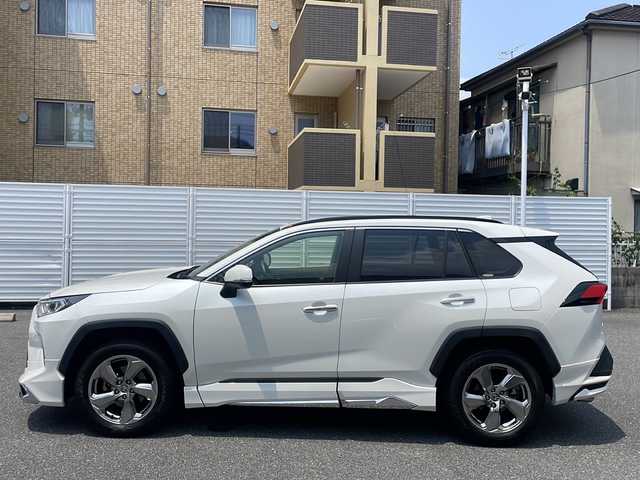 トヨタ ＲＡＶ４ ハイブリットG 広島県 2021(令3)年 6.2万km ホワイトパールクリスタルシャイン /登録時走行距離/　　　　　　　61556キロ/ワンオーナー/純正ディスプレイオーディオ/パノラミックビューモニター/地デジ/ハーフレザーシート/シートヒーター/PCS/モデリスタエアロ/パワーバックドア/デジタルインナーミラー/スペアキー×１/ビルトンETC/新車時整備手帳/　　【保証書】/取扱説明書/