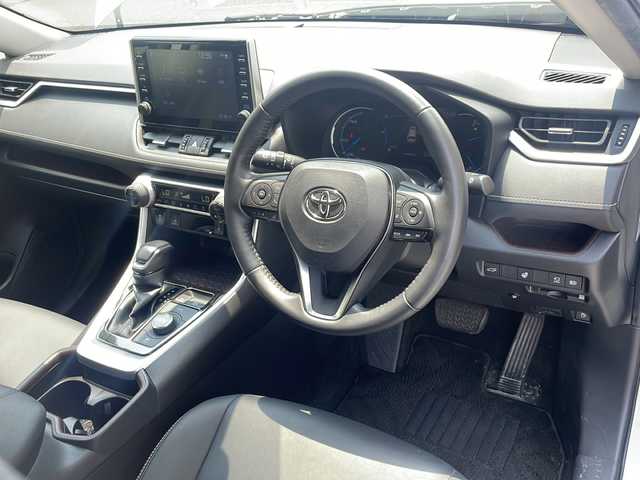 トヨタ ＲＡＶ４ ハイブリットG 広島県 2021(令3)年 6.2万km ホワイトパールクリスタルシャイン /登録時走行距離/　　　　　　　61556キロ/ワンオーナー/純正ディスプレイオーディオ/パノラミックビューモニター/地デジ/ハーフレザーシート/シートヒーター/PCS/モデリスタエアロ/パワーバックドア/デジタルインナーミラー/スペアキー×１/ビルトンETC/新車時整備手帳/　　【保証書】/取扱説明書/