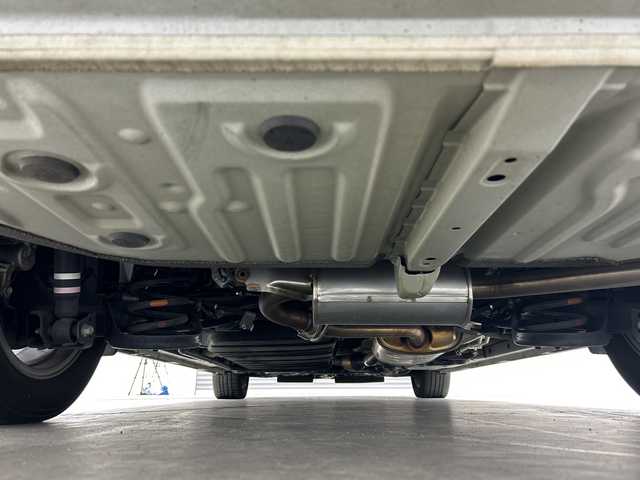 トヨタ ノア Si ダブルバイビーⅢ 三重県 2021(令3)年 5.3万km ホワイトパールクリスタルシャイン 純正9インチSDナビ/・AM/FM/CD/DVD/フルセグ/Bluetooth/SD/トヨタセーフティセンス/12.1インチ純正フリップダウンモニター/バックカメラ/両側パワースライドドア/クルーズコントロール/オートライト/オートハイビーム/前後ドライブレコーダー/ビルトインETC/プリクラッシュセーフティ/クリアランスソナー/先行車発進告知/純正16インチアルミホイール