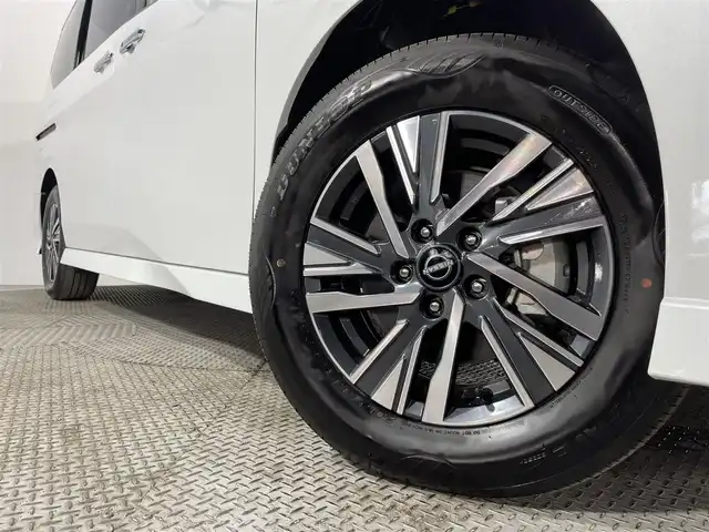 日産 セレナ e－パワー ハイウェイスター V 大阪府 2025(令7)年 0.1千km 白Ⅱ 登録済未使用車 ProPILOT 純正12.3incナビTV 360カメラ デジタルインナーミラー ハーフレザー レーダーC 衝突軽減ブレーキ レーンアシスト ブラインドSM 両側ハンズフリーオートスライドドア 前後ドライブレコーダー