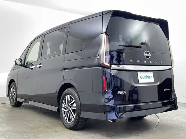 日産 セレナ e－パワー ハイウェイスター V 兵庫県 2025(令7)年 0.1千km ダイヤモンドブラック ・純正12.3インチナビ/・Bluetooth接続/・フルセグTV/・AppleCarPlay/AndroidAuto/・アラウンドビューモニター/・おくだけ充電/・タッチフリースライドドア/・両側パワースライドドア/・電子パーキングブレーキ/・ブラインドスポットモニター/・オートホールド/・純正フリップダウンモニター/・左右独立エアコン/・後席エアコン/・ビルトインETC2.0 /・全席USB充電ポート/・インテリジェントクルーズ/・車線維持支援/・車線逸脱警報/・車線逸脱防止支援/・後側方車両検知警報/・後側方衝突防止支援/・前方衝突防止支援/・踏み間違い衝突防止支援/・先行車発進お知らせ/・制限速度標識検知支援/・道路標識検知支援/・前後クリアランスソナー/・ふらつき警報/・プロパイロット/・デジタルインナーミラー/・オートマチックハイビーム/・ウインカーミラー/・フォグランプ/・革巻きステアリング/・ステアリングスイッチ/・取扱説明書/・保証書/・スペアキー/・16インチ純正アルミホイール/・LEDヘッドランプ