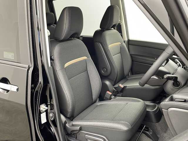 日産 セレナ e－パワー ハイウェイスター V 兵庫県 2025(令7)年 0.1千km ダイヤモンドブラック ・純正12.3インチナビ/・Bluetooth接続/・フルセグTV/・AppleCarPlay/AndroidAuto/・アラウンドビューモニター/・おくだけ充電/・タッチフリースライドドア/・両側パワースライドドア/・電子パーキングブレーキ/・ブラインドスポットモニター/・オートホールド/・純正フリップダウンモニター/・左右独立エアコン/・後席エアコン/・ビルトインETC2.0 /・全席USB充電ポート/・インテリジェントクルーズ/・車線維持支援/・車線逸脱警報/・車線逸脱防止支援/・後側方車両検知警報/・後側方衝突防止支援/・前方衝突防止支援/・踏み間違い衝突防止支援/・先行車発進お知らせ/・制限速度標識検知支援/・道路標識検知支援/・前後クリアランスソナー/・ふらつき警報/・プロパイロット/・デジタルインナーミラー/・オートマチックハイビーム/・ウインカーミラー/・フォグランプ/・革巻きステアリング/・ステアリングスイッチ/・取扱説明書/・保証書/・スペアキー/・16インチ純正アルミホイール/・LEDヘッドランプ