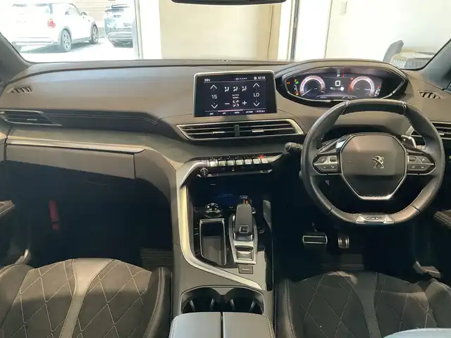 プジョー ３００８ GT ブルー HDi 熊本県 2018(平30)年 4.8万km 青Ⅱ ・スマートキー/・プッシュスタート/・アクティブセーフティブレーキ/・疲労検知/・ディレクショナルヘッドライト/・インテリジェントハイビーム/・レーンキープアシスト/・パーキングセンサー/・ブラインドスポットモニター/・クルーズコントロール(追従式)/・ハーフレザーシート/・純正ディスプレイオーディオ/　【Bluetooth・USB・AppleCarPlay・AndroidAuto】/・バックカメラ/・左サイドカメラ/・ETC/・ドライブレコーダー(前方録画)/・LEDヘッドランプ/・LEDフォグランプ/・純正ラバーマット/・純正バイザー/・保証書/取説