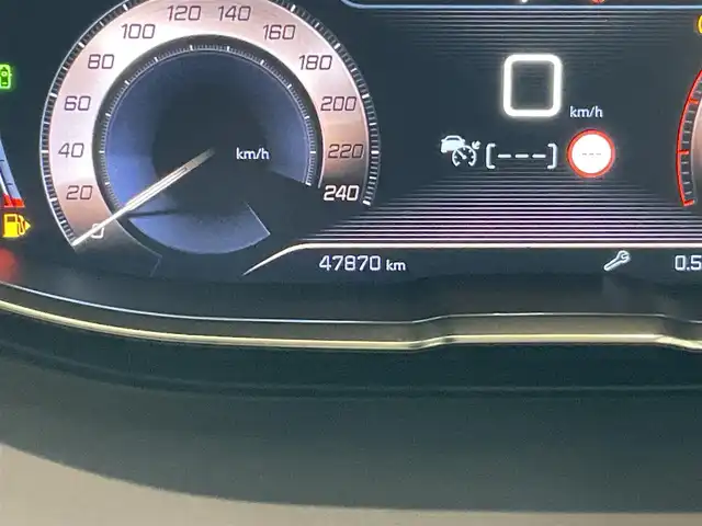 プジョー ３００８ GT ブルー HDi 熊本県 2018(平30)年 4.8万km 青Ⅱ ・スマートキー/・プッシュスタート/・アクティブセーフティブレーキ/・疲労検知/・ディレクショナルヘッドライト/・インテリジェントハイビーム/・レーンキープアシスト/・パーキングセンサー/・ブラインドスポットモニター/・クルーズコントロール(追従式)/・ハーフレザーシート/・純正ディスプレイオーディオ/　【Bluetooth・USB・AppleCarPlay・AndroidAuto】/・バックカメラ/・左サイドカメラ/・ETC/・ドライブレコーダー(前方録画)/・LEDヘッドランプ/・LEDフォグランプ/・純正ラバーマット/・純正バイザー/・保証書/取説