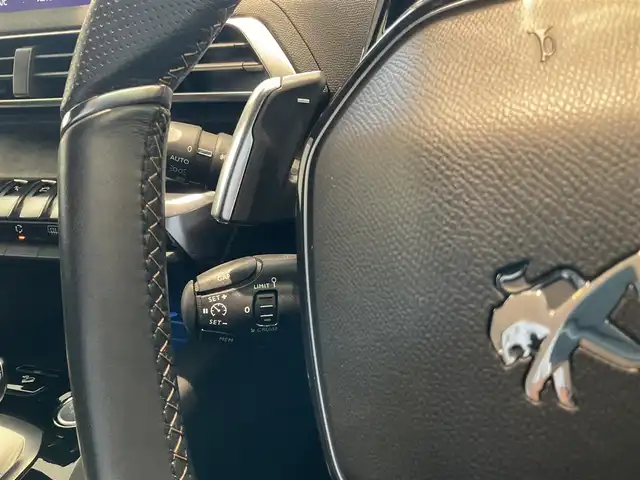 プジョー ３００８ GT ブルー HDi 熊本県 2018(平30)年 4.8万km 青Ⅱ ・スマートキー/・プッシュスタート/・アクティブセーフティブレーキ/・疲労検知/・ディレクショナルヘッドライト/・インテリジェントハイビーム/・レーンキープアシスト/・パーキングセンサー/・ブラインドスポットモニター/・クルーズコントロール(追従式)/・ハーフレザーシート/・純正ディスプレイオーディオ/　【Bluetooth・USB・AppleCarPlay・AndroidAuto】/・バックカメラ/・左サイドカメラ/・ETC/・ドライブレコーダー(前方録画)/・LEDヘッドランプ/・LEDフォグランプ/・純正ラバーマット/・純正バイザー/・保証書/取説