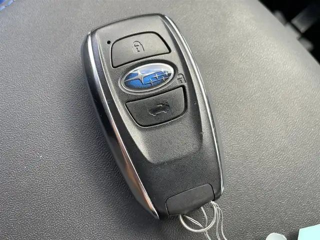 スバル レヴォーグ 1．8GT－H EX 佐賀県 2021(令3)年 3.5万km クリスタルホワイトP ワンオーナー/純正11.6インチセンターインフォメーションディスプレイ/・フルセグTV/AM/FM/USB/Bluetooth/・Apple Car Play/Android Auto/バック/フロント/サイドカメラ/前方ドライブレコーダー/ビルトインETC/デジタルインナーミラー/電子パーキングブレーキ/AUTO HOLD機能/パワーリヤゲート/DN席パワーシート(D席メモリー機能付)/全席シートヒーター/ISOFIX対応/革巻きステアリング/ステアリングリモコン/純正エアロ/純正18インチアルミホイール/純正LEDヘッドライト/純正LEDフォグランプ/リヤフォグランプ/純正フロアマット/新車保証書/スバルアイサイト/・全車速追従機能付クルーズコントロール/・プリクラッシュブレーキ/・エマージェンシーレーンキープアシスト/・車線逸脱防止機能/・先行車発進お知らせ機能/・ディスプレイコーナーセンサー