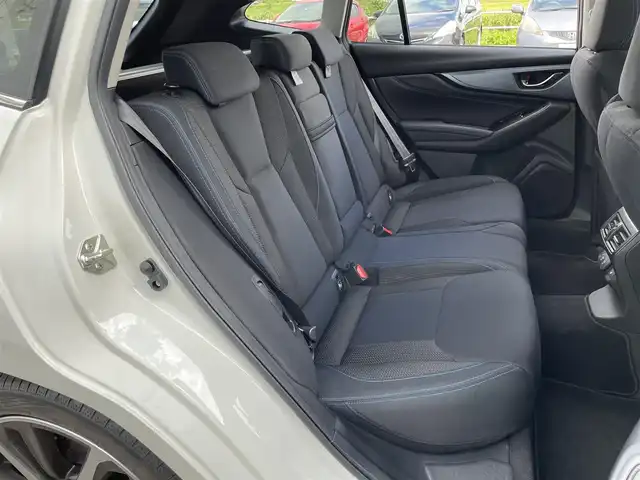 スバル レヴォーグ 1．8GT－H EX 佐賀県 2021(令3)年 3.5万km クリスタルホワイトP ワンオーナー/純正11.6インチセンターインフォメーションディスプレイ/・フルセグTV/AM/FM/USB/Bluetooth/・Apple Car Play/Android Auto/バック/フロント/サイドカメラ/前方ドライブレコーダー/ビルトインETC/デジタルインナーミラー/電子パーキングブレーキ/AUTO HOLD機能/パワーリヤゲート/DN席パワーシート(D席メモリー機能付)/全席シートヒーター/ISOFIX対応/革巻きステアリング/ステアリングリモコン/純正エアロ/純正18インチアルミホイール/純正LEDヘッドライト/純正LEDフォグランプ/リヤフォグランプ/純正フロアマット/新車保証書/スバルアイサイト/・全車速追従機能付クルーズコントロール/・プリクラッシュブレーキ/・エマージェンシーレーンキープアシスト/・車線逸脱防止機能/・先行車発進お知らせ機能/・ディスプレイコーナーセンサー
