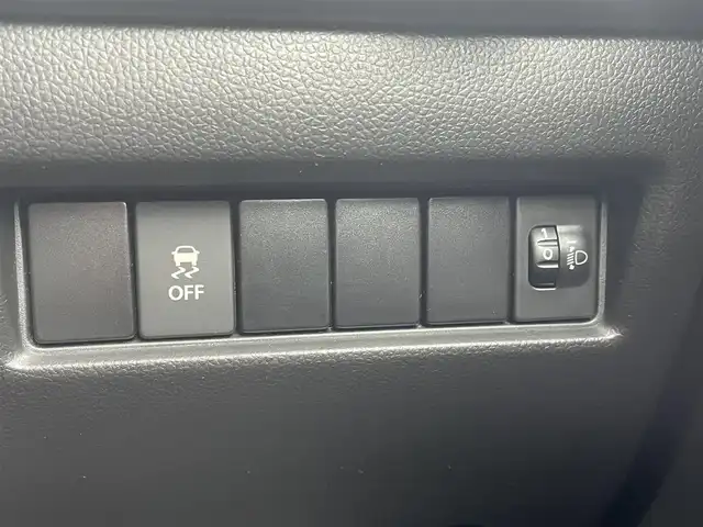 スズキ スイフト XL 道央・札幌 2017(平29)年 7.7万km ネオンブルーM 純正SDナビ/　CD/DVD/Bluetooth/フルセグ/バックカメラ/前席シートヒーター/プッシュスタート/スマートキー/パドルシフト/フォグランプ/革巻きステアリング/ステアリングスイッチ/純正ドアバイザー/取扱説明書/保証書