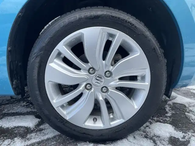 スズキ スイフト XL 道央・札幌 2017(平29)年 7.7万km ネオンブルーM 純正SDナビ/　CD/DVD/Bluetooth/フルセグ/バックカメラ/前席シートヒーター/プッシュスタート/スマートキー/パドルシフト/フォグランプ/革巻きステアリング/ステアリングスイッチ/純正ドアバイザー/取扱説明書/保証書