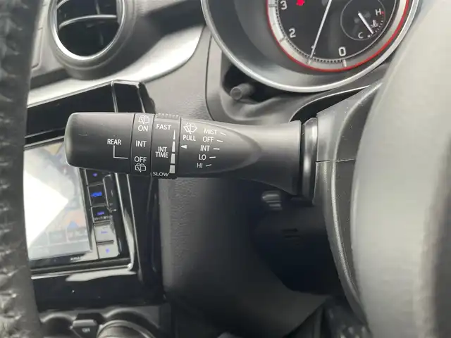 スズキ スイフト XL 道央・札幌 2017(平29)年 7.7万km ネオンブルーM 純正SDナビ/　CD/DVD/Bluetooth/フルセグ/バックカメラ/前席シートヒーター/プッシュスタート/スマートキー/パドルシフト/フォグランプ/革巻きステアリング/ステアリングスイッチ/純正ドアバイザー/取扱説明書/保証書