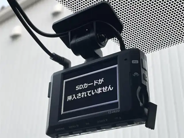 トヨタ プリウス U 滋賀県 2025(令7)年 0.3万km アティチュードブラックマイカ 純正８型ディスプレイ/・Bluetooth/フルセグ/・ミラキャスト/バックカメラ/革巻きステアリング/ステアリングリモコン/ETC２．０/前後ドライブレコーダー/レーダークルコン/オートリトラミラー/AC１００V/オートハイビーム/LEDオートライト/レーンディパーチャーアラート/プリクラッシュセーフティ/プロアクティブドライビングアシスト/クリアランスソナー/パーキングサポートブレーキ/ロードサインアシスト/スマートキー