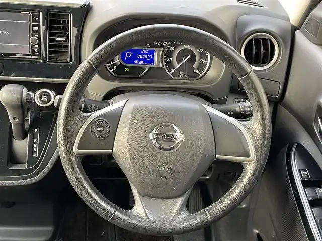 日産 デイズ ルークス ハイウェイスター Xターボ 福岡県 2018(平30)年 6.1万km アッシュブラウンM (株)IDOMが運営する【じしゃロン八幡西店】の自社ローン専用車両になります。こちらは現金またはオートローンご利用時の価格です。自社ローンご希望の方は別途その旨お申付け下さい/純正ナビ(MM318D-W)/【Bluetooth・CD・DVD・TV】/純正フロアマット/純正リアスポイラー/純正アルミホイール/片側パワスラ/コーナーセンサー/アラウンドビュー/LEDライト/オートライト/フロントフォグランプ/ステアリングスイッチ/プッシュスタート/スマートキー/ETC