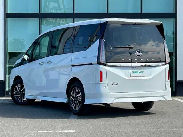 日産 セレナ ハイウェイスター V 和歌山県 2023(令5)年 5.3万km プリズムホワイト 純正12.3インチナビ/全方位カメラ/フルセグTV/BT/衝突軽減ブレーキ/ブラインドスポットモニター/プロパイロット/前後コーナーセンサー/レーンキープアシスト/両側パワスラ/デジタルインナーミラー/ドラレコ/置くだけ充電器/ビルトインETC2.0/ステアリングリモコン/LEDヘッドライト/フォグランプ