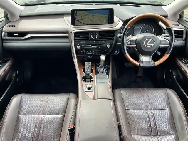 レクサス ＲＸ 450hL 静岡県 2019(令1)年 5.2万km グラファイトブラックガラスフレーク 純正12.3インチナビ(CD/DVD/BT/フルセグ)/全方位カメラ/サンルーフ/後席モニター/電動リアゲート/3眼LEDヘッドライト/1~2列目シートヒーター/D席N席パワーシート/D席N席エアシート/パドルシフト/ETC2.0/エンジンスタートボタン/パワーステアリング/パワーウィンドウ/保証書/取扱説明書/記録簿/4WD/100V充電/アイドリングストップ/スマートキー/Wオートエアコン/レーダークルーズコントロール/USB入力端子/電動格納サードシート/純正フロアマット/純正20インチアルミホイール/レザーシート/ルーフレール/ABS/横滑り防止装置/コーアンーセンサー前後/レーンキープアシスト/オートマチックハイビーム/W+サイドエアバッグ/カーテンエアバッグ/ステアリングヒーター/HDMI接続/BSM/ヘッドアップディスプレイ/ワイヤレス充電/２列目真ん中の席、ヘッドレストなし
