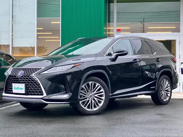 レクサス ＲＸ 450hL 静岡県 2019(令1)年 5.2万km グラファイトブラックガラスフレーク 純正12.3インチナビ(CD/DVD/BT/フルセグ)/全方位カメラ/サンルーフ/後席モニター/電動リアゲート/3眼LEDヘッドライト/1~2列目シートヒーター/D席N席パワーシート/D席N席エアシート/パドルシフト/ETC2.0/エンジンスタートボタン/パワーステアリング/パワーウィンドウ/保証書/取扱説明書/記録簿/4WD/100V充電/アイドリングストップ/スマートキー/Wオートエアコン/レーダークルーズコントロール/USB入力端子/電動格納サードシート/純正フロアマット/純正20インチアルミホイール/レザーシート/ルーフレール/ABS/横滑り防止装置/コーアンーセンサー前後/レーンキープアシスト/オートマチックハイビーム/W+サイドエアバッグ/カーテンエアバッグ/ステアリングヒーター/HDMI接続/BSM/ヘッドアップディスプレイ/ワイヤレス充電/２列目真ん中の席、ヘッドレストなし