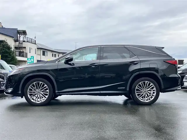 レクサス ＲＸ 450hL 静岡県 2019(令1)年 5.2万km グラファイトブラックガラスフレーク 純正12.3インチナビ(CD/DVD/BT/フルセグ)/全方位カメラ/サンルーフ/後席モニター/電動リアゲート/3眼LEDヘッドライト/1~2列目シートヒーター/D席N席パワーシート/D席N席エアシート/パドルシフト/ETC2.0/エンジンスタートボタン/パワーステアリング/パワーウィンドウ/保証書/取扱説明書/記録簿/4WD/100V充電/アイドリングストップ/スマートキー/Wオートエアコン/レーダークルーズコントロール/USB入力端子/電動格納サードシート/純正フロアマット/純正20インチアルミホイール/レザーシート/ルーフレール/ABS/横滑り防止装置/コーアンーセンサー前後/レーンキープアシスト/オートマチックハイビーム/W+サイドエアバッグ/カーテンエアバッグ/ステアリングヒーター/HDMI接続/BSM/ヘッドアップディスプレイ/ワイヤレス充電/２列目真ん中の席、ヘッドレストなし