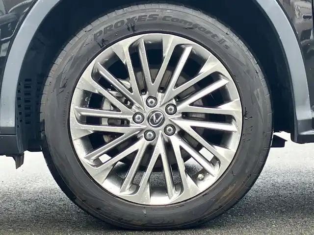 レクサス ＲＸ 450hL 静岡県 2019(令1)年 5.2万km グラファイトブラックガラスフレーク 純正12.3インチナビ(CD/DVD/BT/フルセグ)/全方位カメラ/サンルーフ/後席モニター/電動リアゲート/3眼LEDヘッドライト/1~2列目シートヒーター/D席N席パワーシート/D席N席エアシート/パドルシフト/ETC2.0/エンジンスタートボタン/パワーステアリング/パワーウィンドウ/保証書/取扱説明書/記録簿/4WD/100V充電/アイドリングストップ/スマートキー/Wオートエアコン/レーダークルーズコントロール/USB入力端子/電動格納サードシート/純正フロアマット/純正20インチアルミホイール/レザーシート/ルーフレール/ABS/横滑り防止装置/コーアンーセンサー前後/レーンキープアシスト/オートマチックハイビーム/W+サイドエアバッグ/カーテンエアバッグ/ステアリングヒーター/HDMI接続/BSM/ヘッドアップディスプレイ/ワイヤレス充電/２列目真ん中の席、ヘッドレストなし